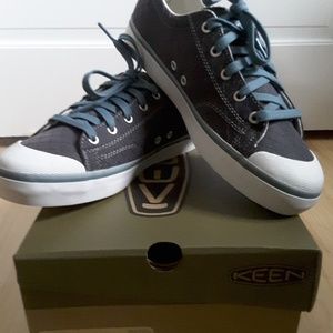 New Keen womens Elsa ii sneakers